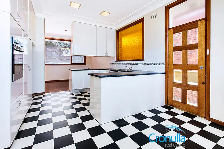 19 Queanbeyan Ave, Miranda NSW 2228