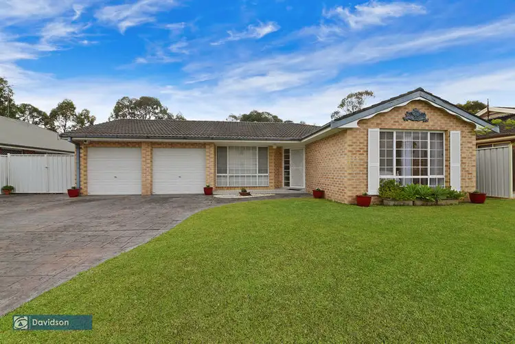 6 Martindale Court, Wattle Grove NSW 2173