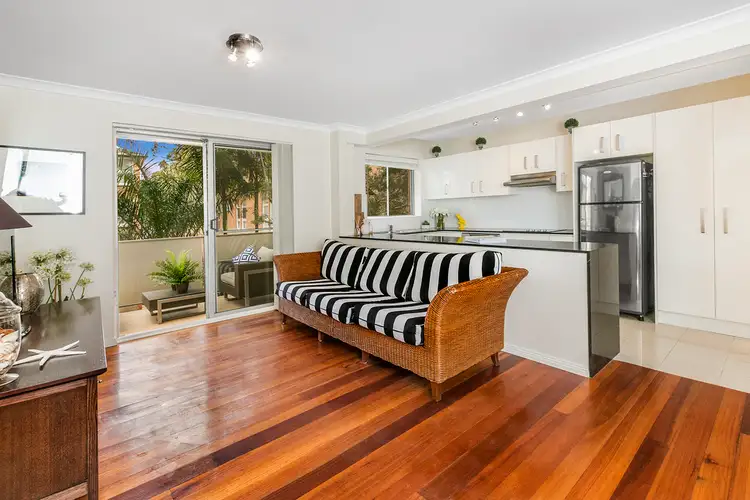 Main view of Homely unit listing, 3/10-12 Robertson Street, Narrabeen NSW 2101
