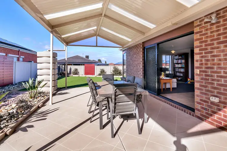 19 Menhennet Drive, Delacombe VIC 3356