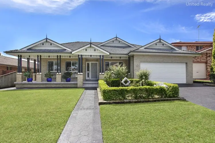 8 Lindeman Crescent, Green Valley NSW 2168