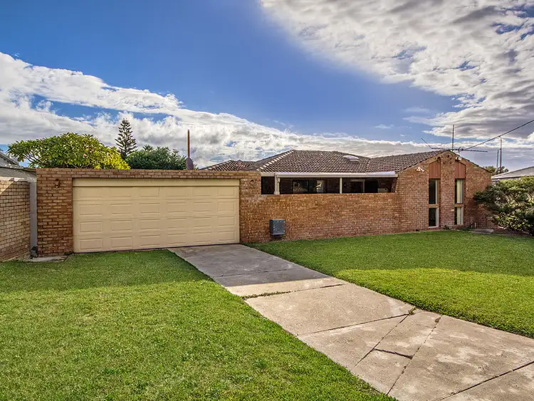 Second view of Homely house listing, 3 Kurrajong Place, Safety Bay WA 6169
