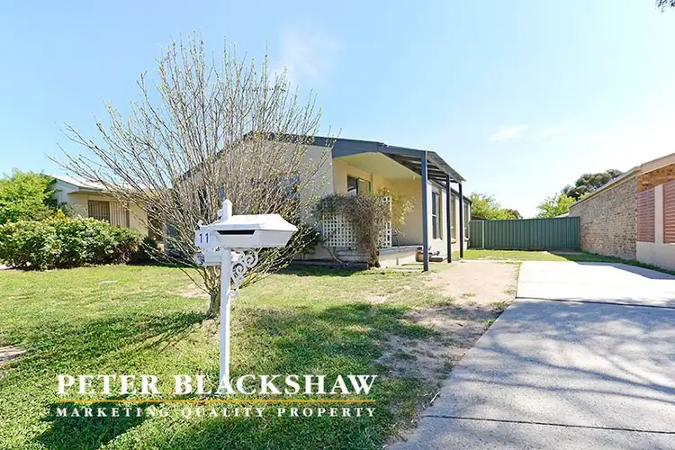 11 Dolan Close, Gordon ACT 2906