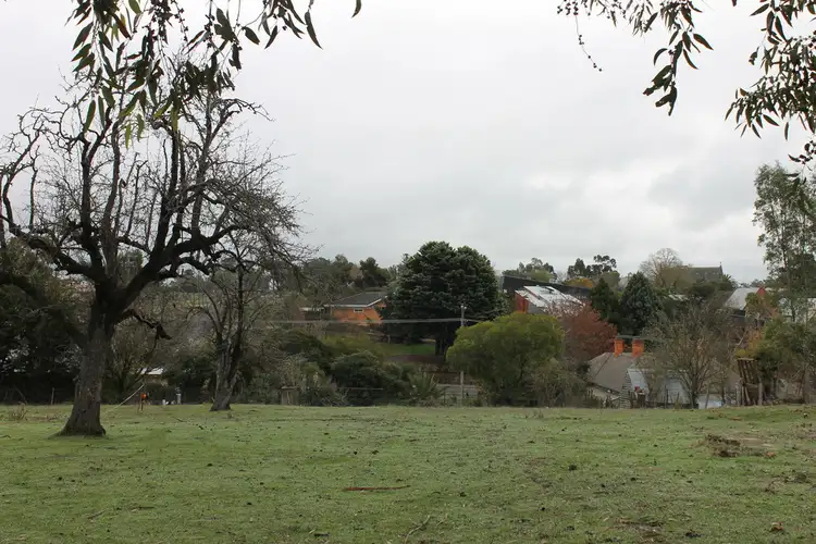 8 Smith Street, Clunes VIC 3370