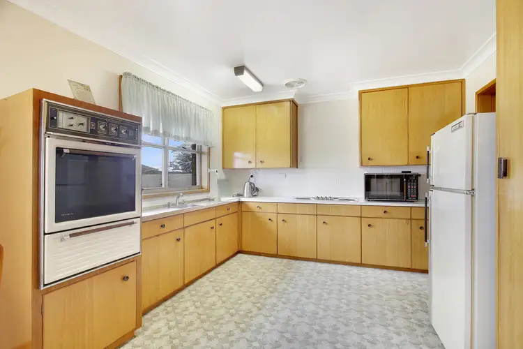 Fifth view of Homely house listing, 6 Benbullen Pl, Goulburn NSW 2580
