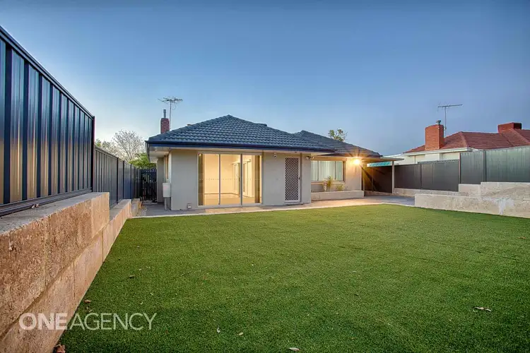 22 Woodley Crescent, Melville WA 6156