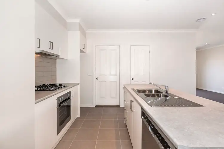 Fifth view of Homely townhouse listing, 6/9 Horwood Drive, Mount Clear VIC 3350