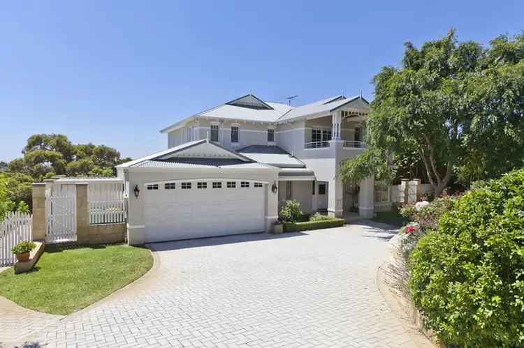 10 Brie Brie Crescent, Kalamunda WA 6076