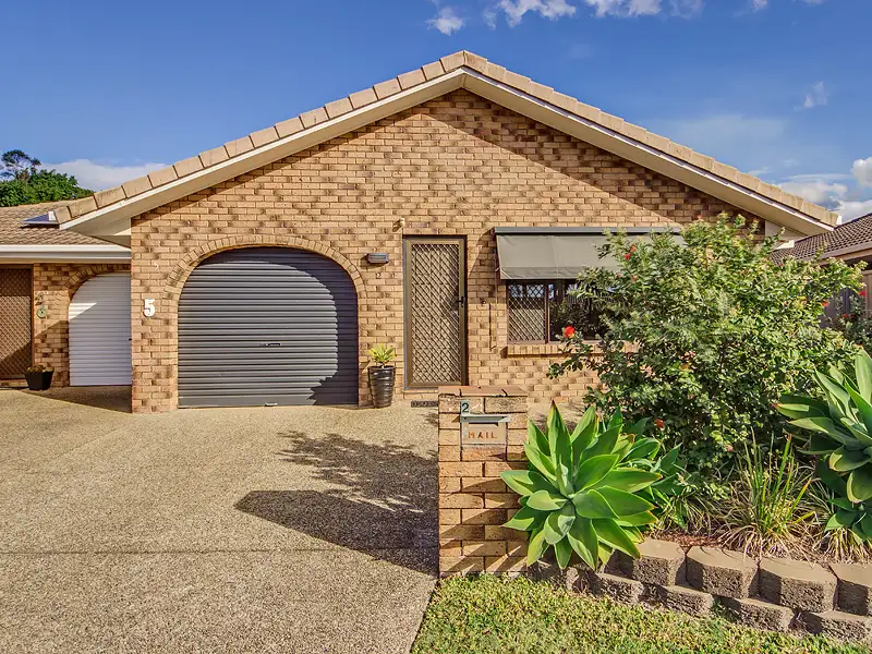 Main view of Homely semi-detached listing, 2/5 Flora Cl, Burleigh Waters QLD 4220