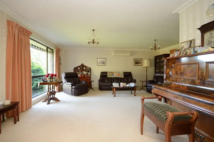 Third view of Homely house listing, 6 Ashwood Court, Bairnsdale VIC 3875