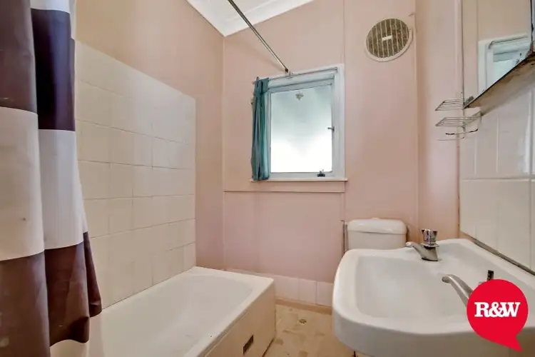 Fifth view of Homely house listing, 17 Mindanao Avenue, Lethbridge Park NSW 2770