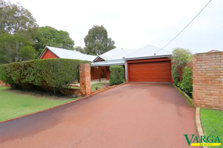 9 Park Beach Close, Shelley WA 6148