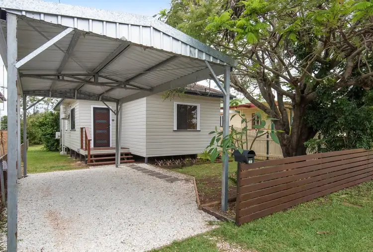 77 King Street, Woody Point QLD 4019