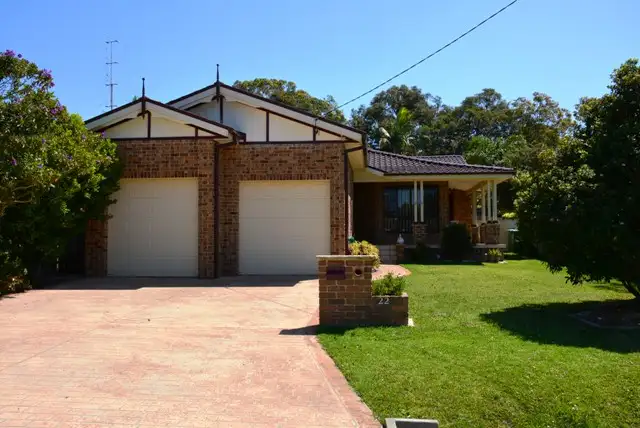 22 Delia Avenue, Budgewoi NSW 2262