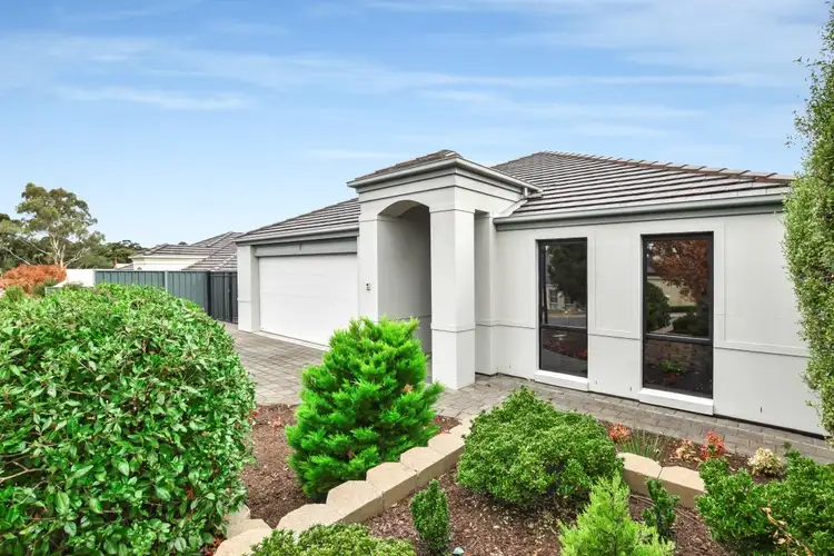 33 Pinnacle Crescent, Flagstaff Hill SA 5159
