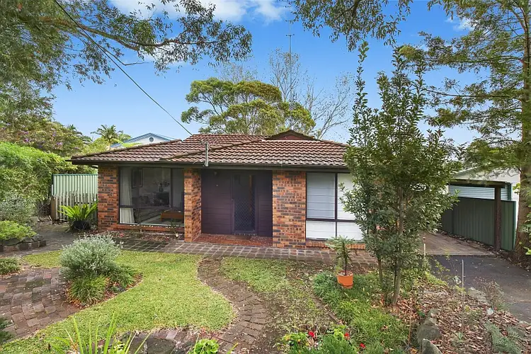 1 Berne Street, Bateau Bay NSW 2261
