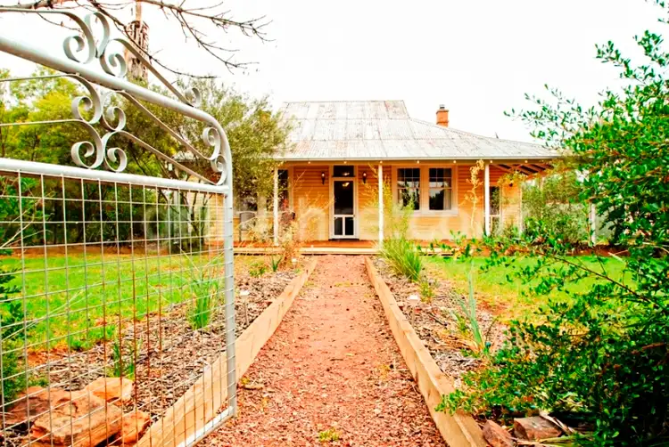 40 Mirrool Avenue, Yenda NSW 2681