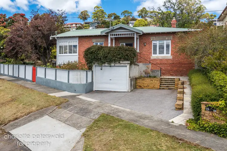 19 Waverley Avenue, Mount Stuart TAS 7000