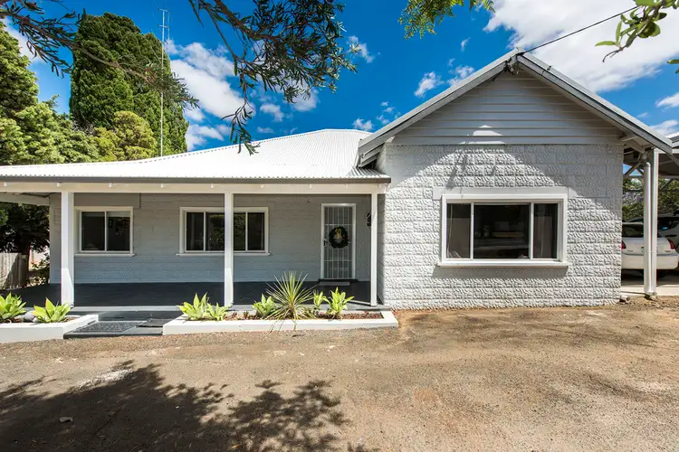 16 Thatcher Street, Waroona WA 6215