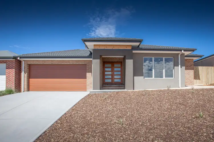 11 Hurst Street, Gisborne VIC 3437