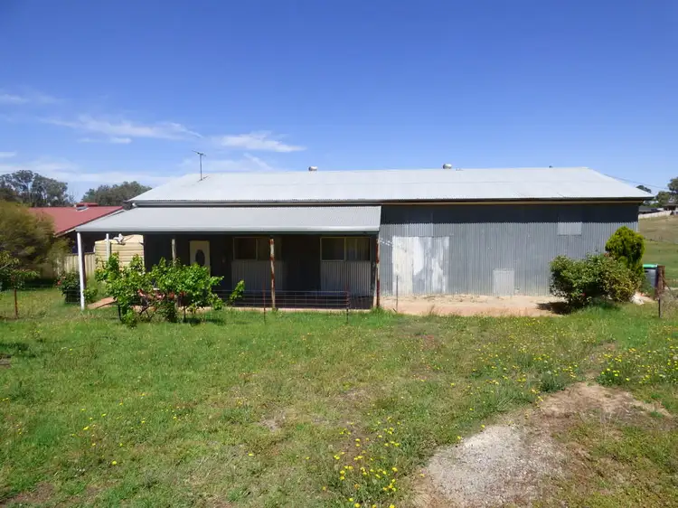 91 & 93 Elizabeth, Young NSW 2594