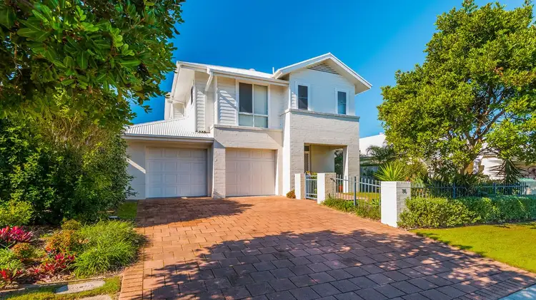 76 The Drive, Yamba NSW 2464
