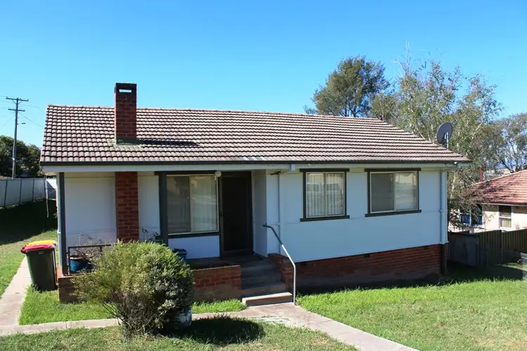 10 Monty Walk, West Bathurst NSW 2795