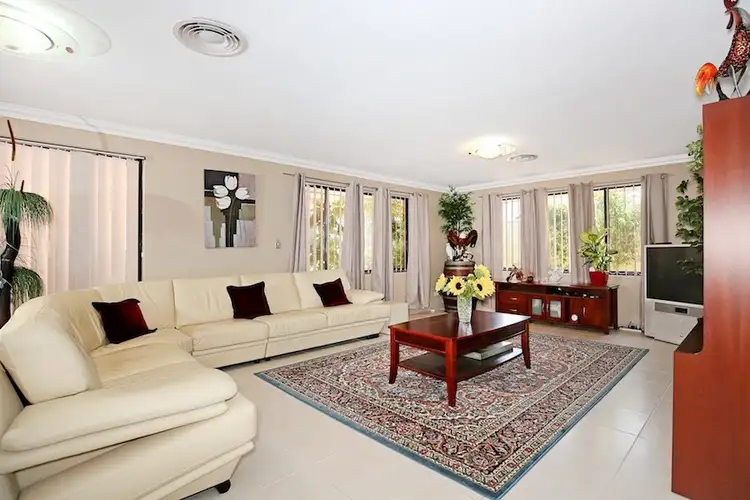 24 Nullewa Parkway, Lakelands WA 6180