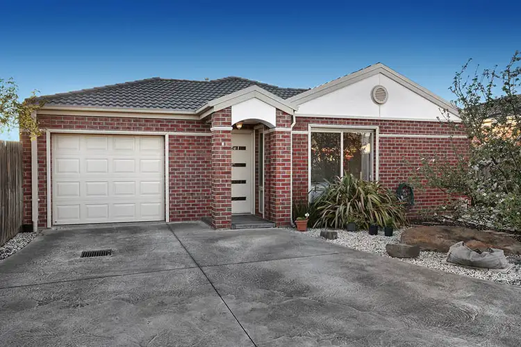 7/8-12 Granholm Grove, Melton West VIC 3337