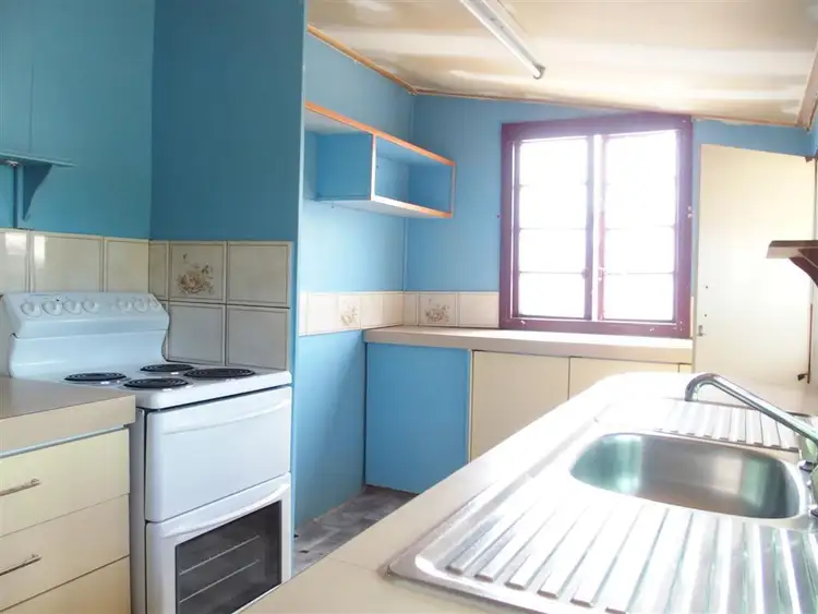 Third view of Homely house listing, 7 Robert Street, Emerald QLD 4720