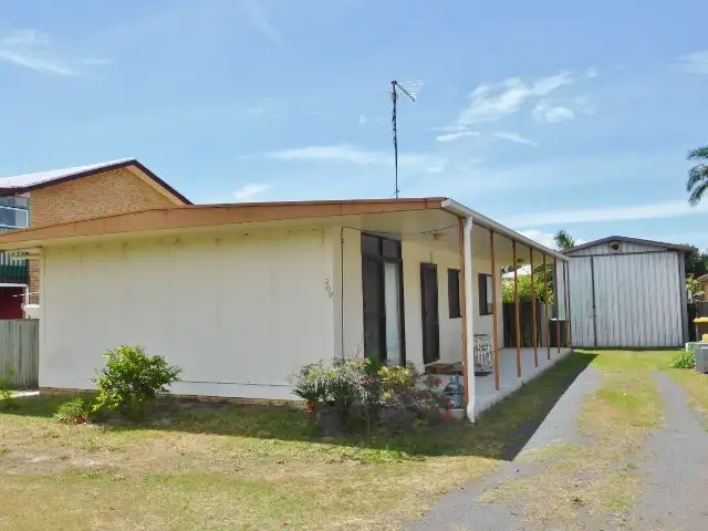 209 YAMBA ROAD, Yamba NSW 2464