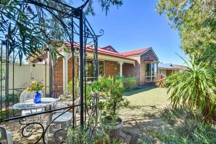 33A Clearwater Crescent, Seaford Rise SA 5169