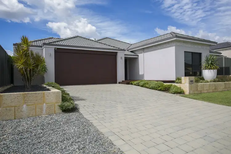11 Evington Pass, Landsdale WA 6065