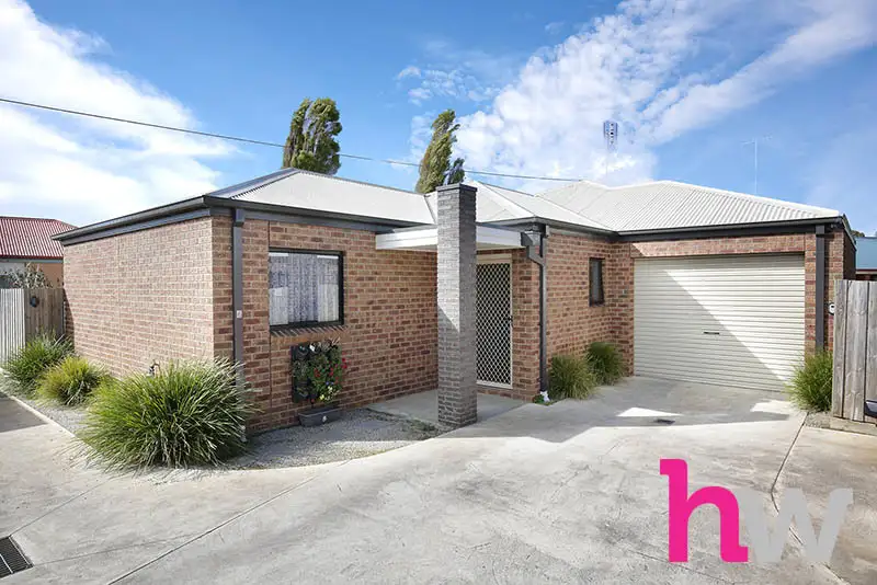 Main view of Homely townhouse listing, 4/13-15 Carruthers Court, Thomson VIC 3219