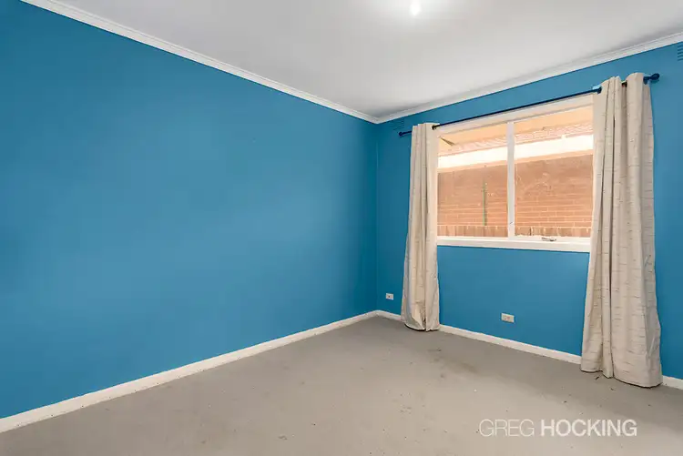 Fifth view of Homely house listing, 8 Pinaroo Avenue, Sunshine West VIC 3020