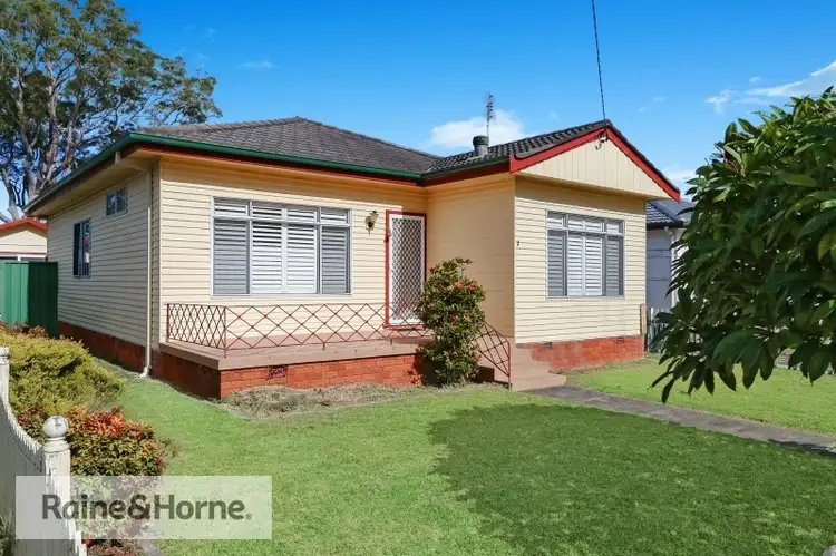 2 Alma Avenue, Blackwall NSW 2256