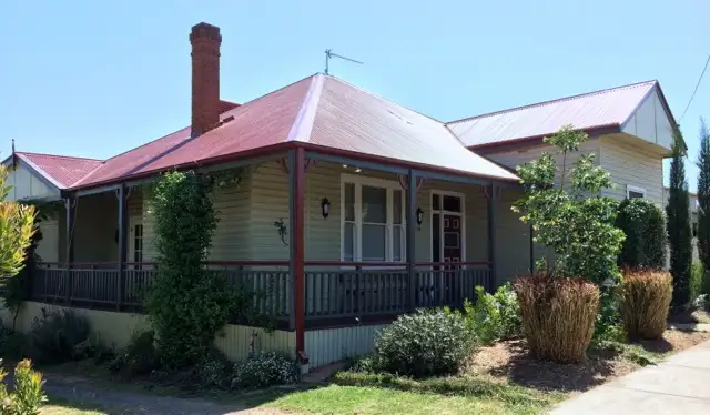 42 Loughnan Street, Coolamon NSW 2701