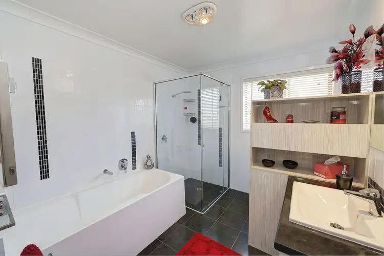 35 Royal Drive, Kawungan QLD 4655