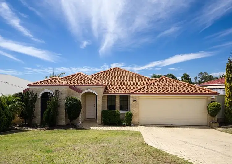 39 East Road, Hocking WA 6065