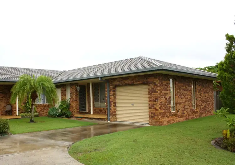 1/4 Toona Place, Yamba NSW 2464