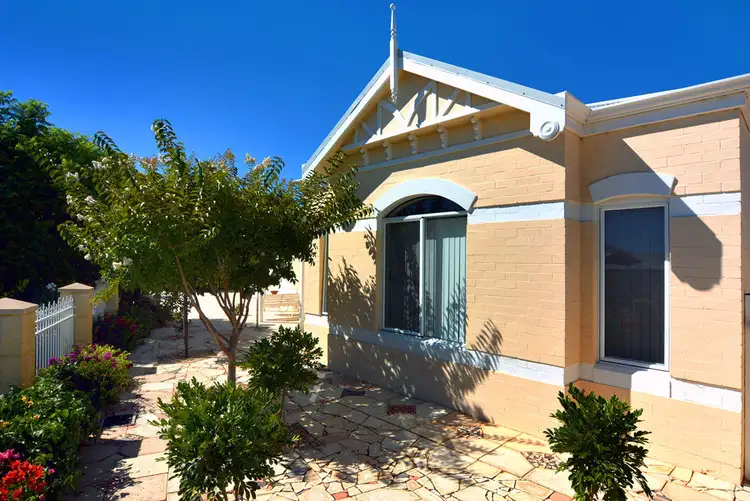 Fifth view of Homely house listing, 4 Amy Cove, Australind WA 6233