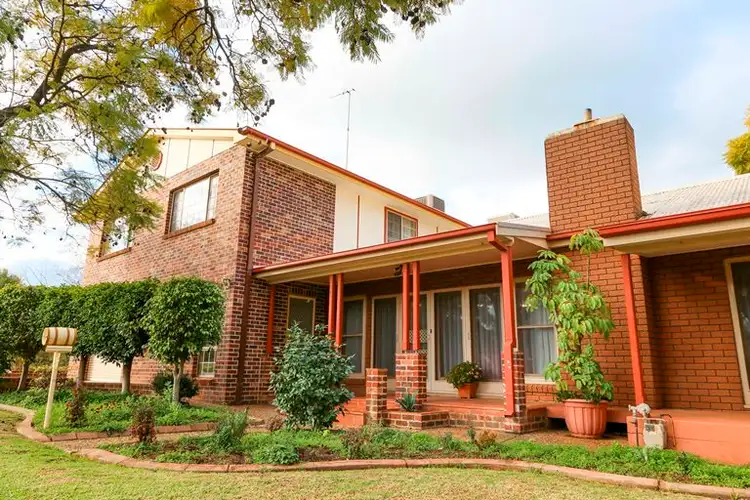 2A Kooba Street, Leeton NSW 2705