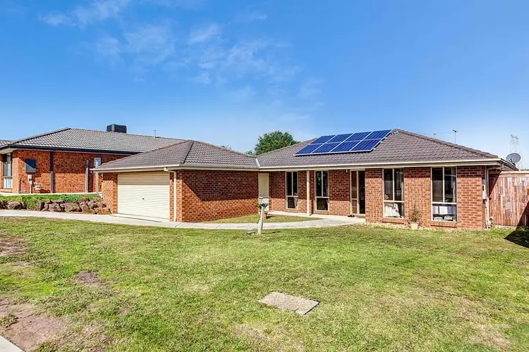 12 GOLDEN WATTLE COURT