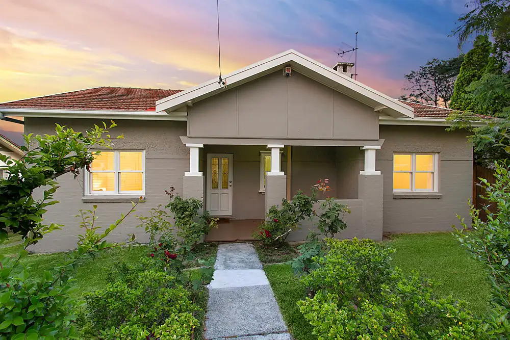 Main view of Homely house listing, 4 Hillmont Avenue, Thornleigh NSW 2120
