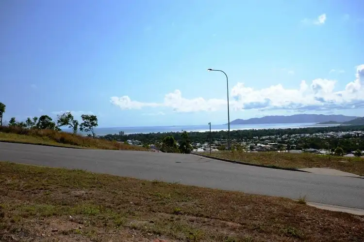 81 Goicoechea Drive, Bushland Beach QLD 4818