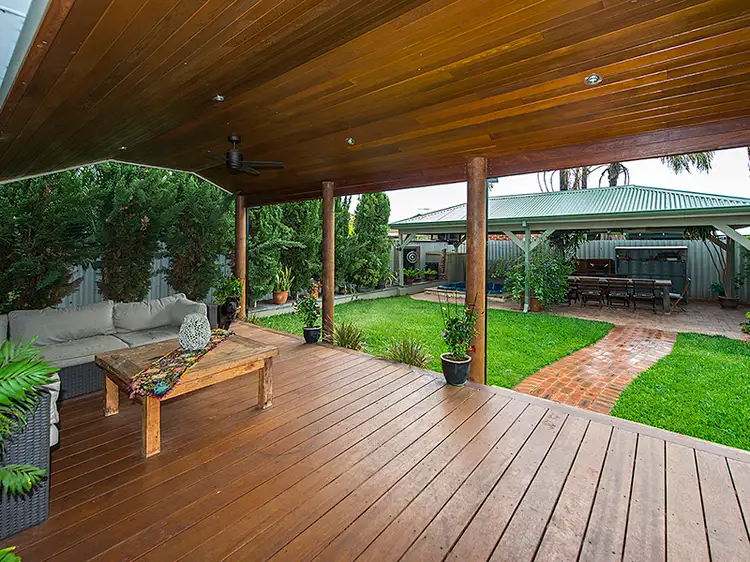 16 Blockley Way, Bassendean WA 6054