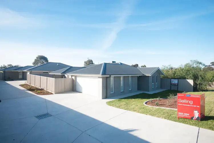 Main view of Homely unit listing, 1/42 Breasley Crescent, Boorooma NSW 2650