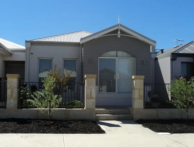 9 Mayfield Drive