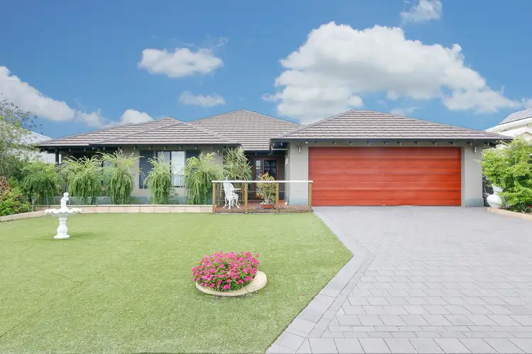 15 Beechwood Circle, Aveley WA 6069