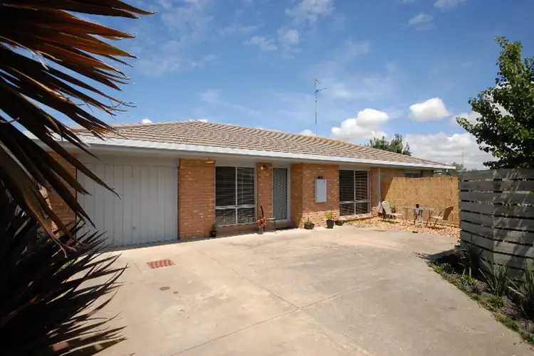 2/101A MORONEY STREET, Bairnsdale VIC 3875